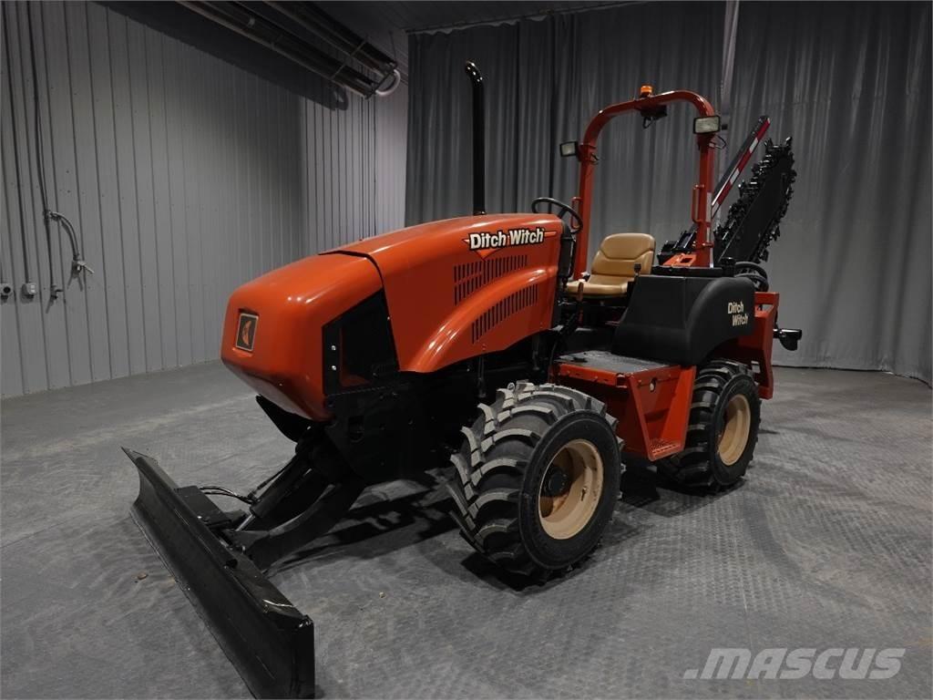 Ditch Witch RT80 Excavatoare de santuri