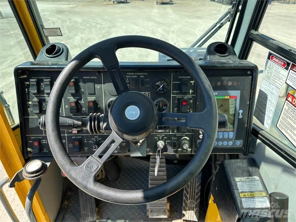 Grove 750E Macara teren accidentat