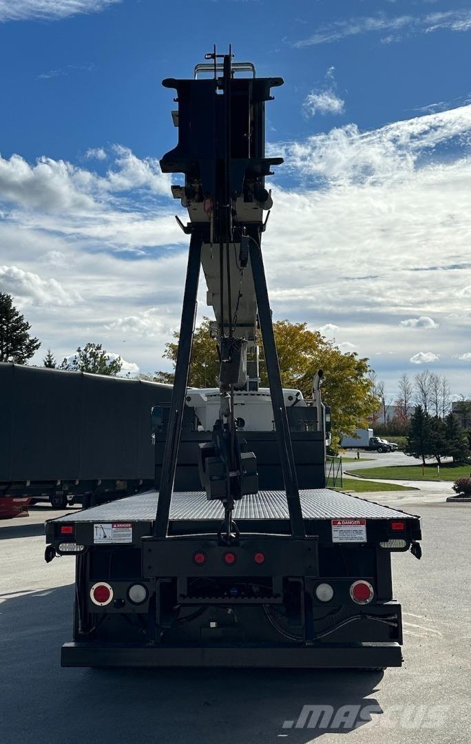 National 900A Camioane cu macara