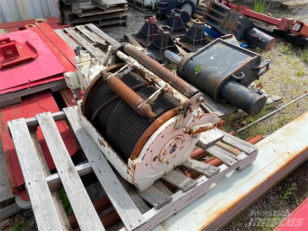 Terex  Dispozitive de ridicare şi lifturi pentru materiale
