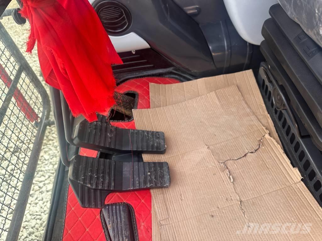 Komatsu PC 240 Excavatoare pe șenile
