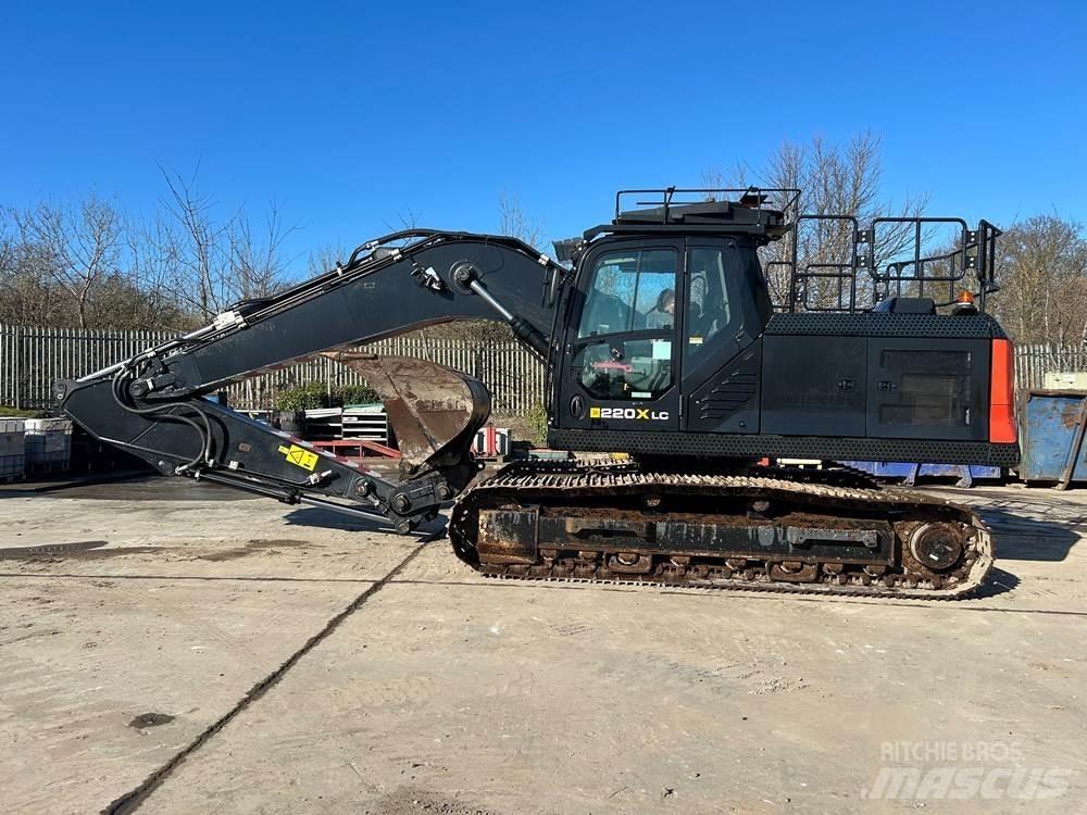 JCB 220X Excavatoare pe șenile
