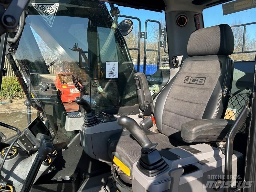 JCB 220X Excavatoare pe șenile

