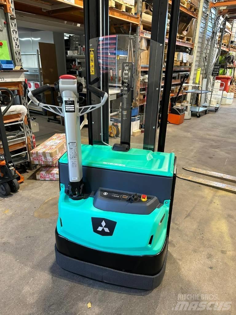 Mitsubishi SBP12N3 Transpaleta manuala