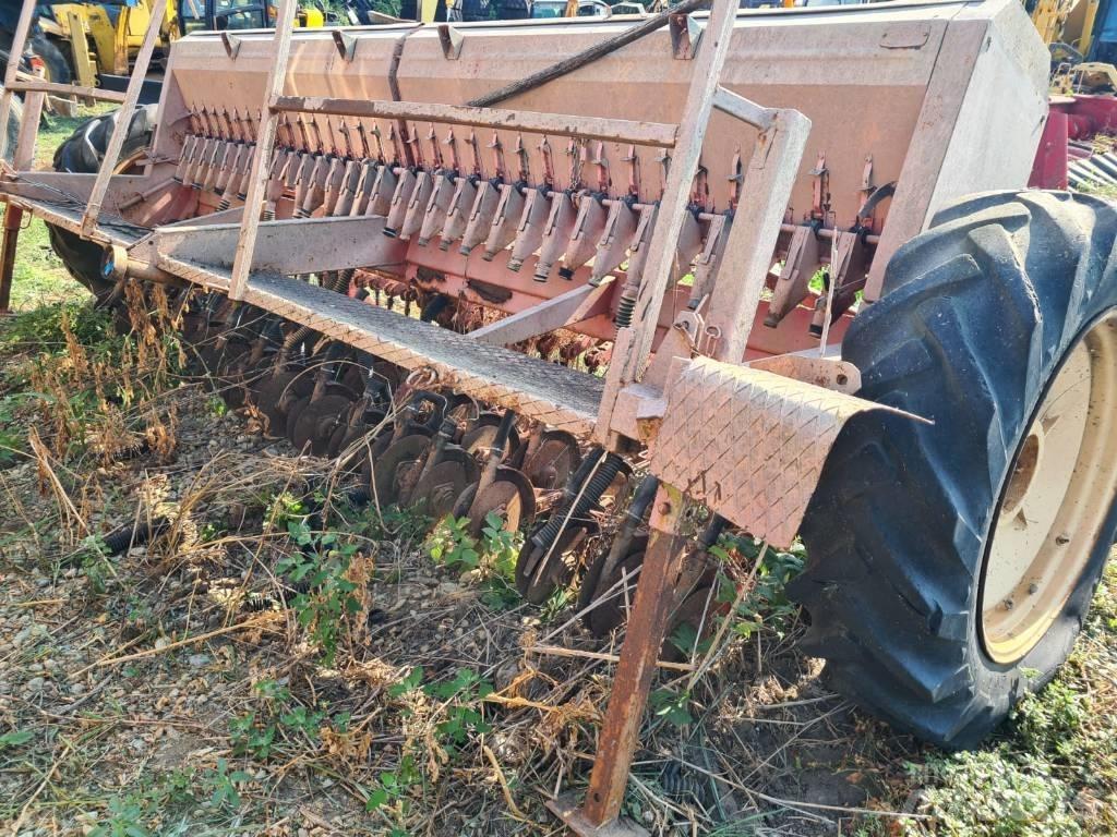 Kuhn 4M Semanatoare