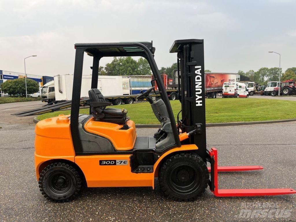 Hyundai 30D-7E Stivuitor diesel