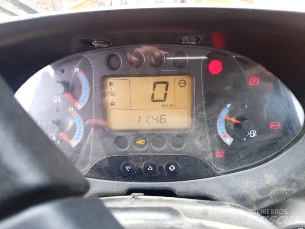 Hitachi ZW 220 Incarcator pe pneuri