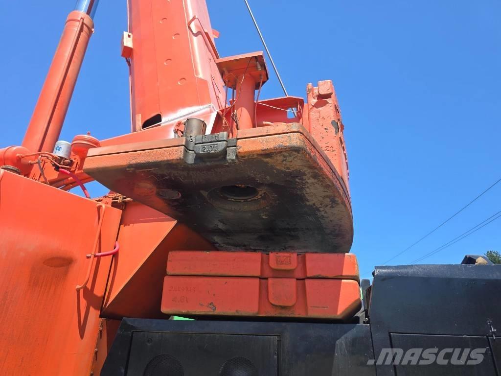 Liebherr LTM 1090-2 Macara pentru orice teren