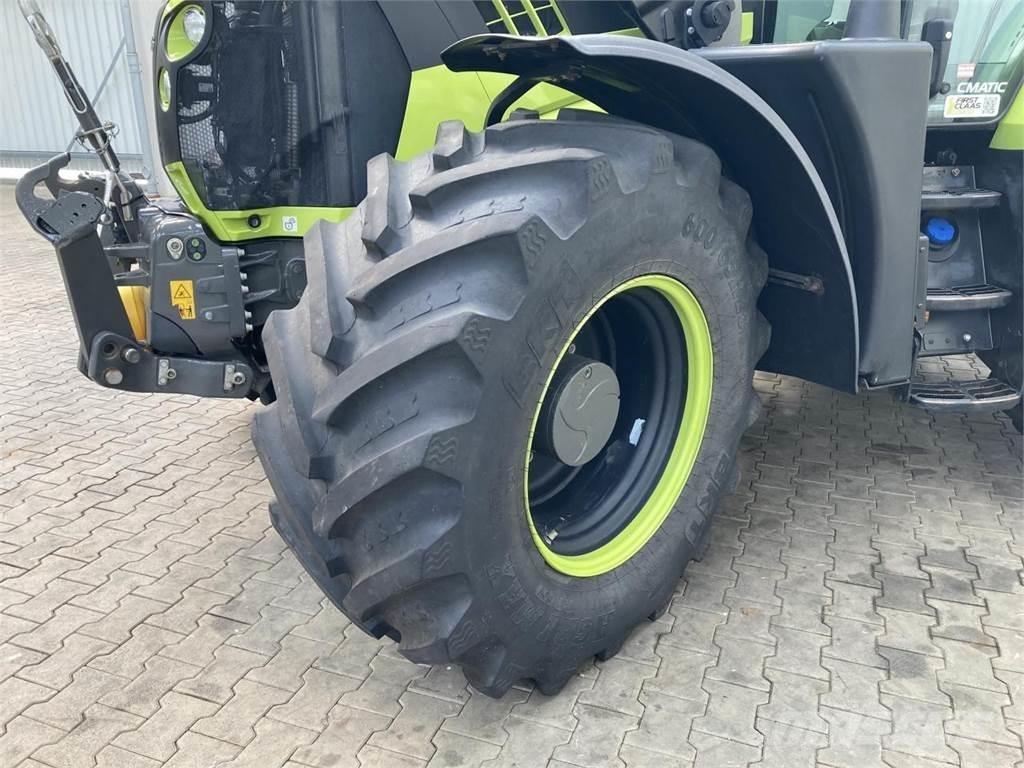 CLAAS Arion 660 Tractoare