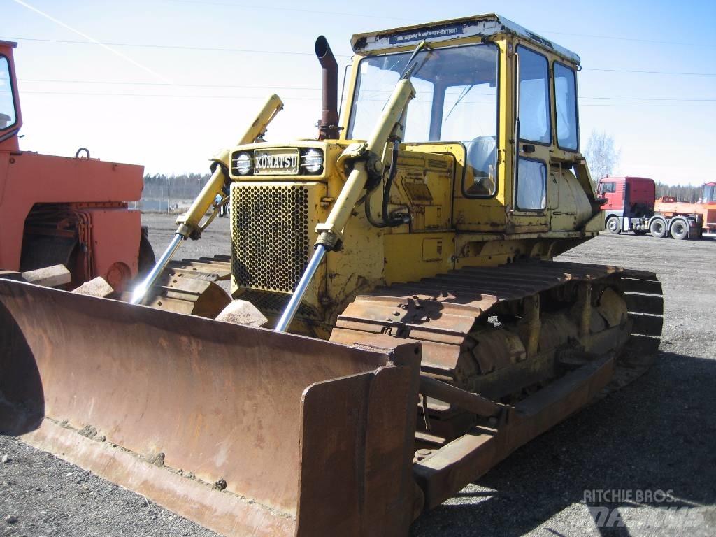 Komatsu D53P-16 Buldozere pe senile