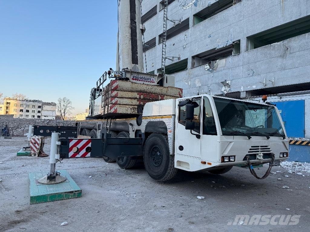 Demag AC 200-1 Macara pentru orice teren