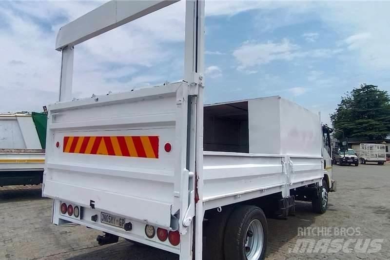 Isuzu NPR400 Altele