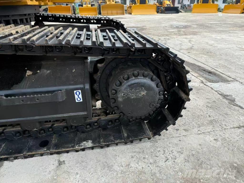 CAT 330 D Excavatoare pe șenile
