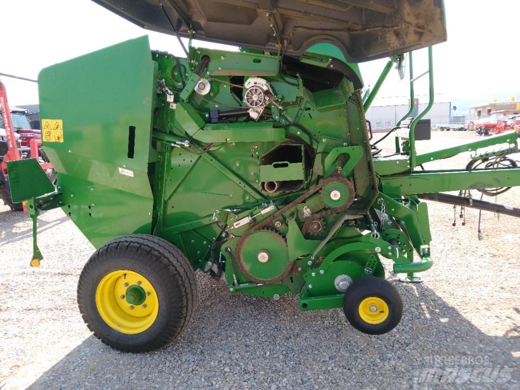 John Deere F441M Masina de balotat cilindric