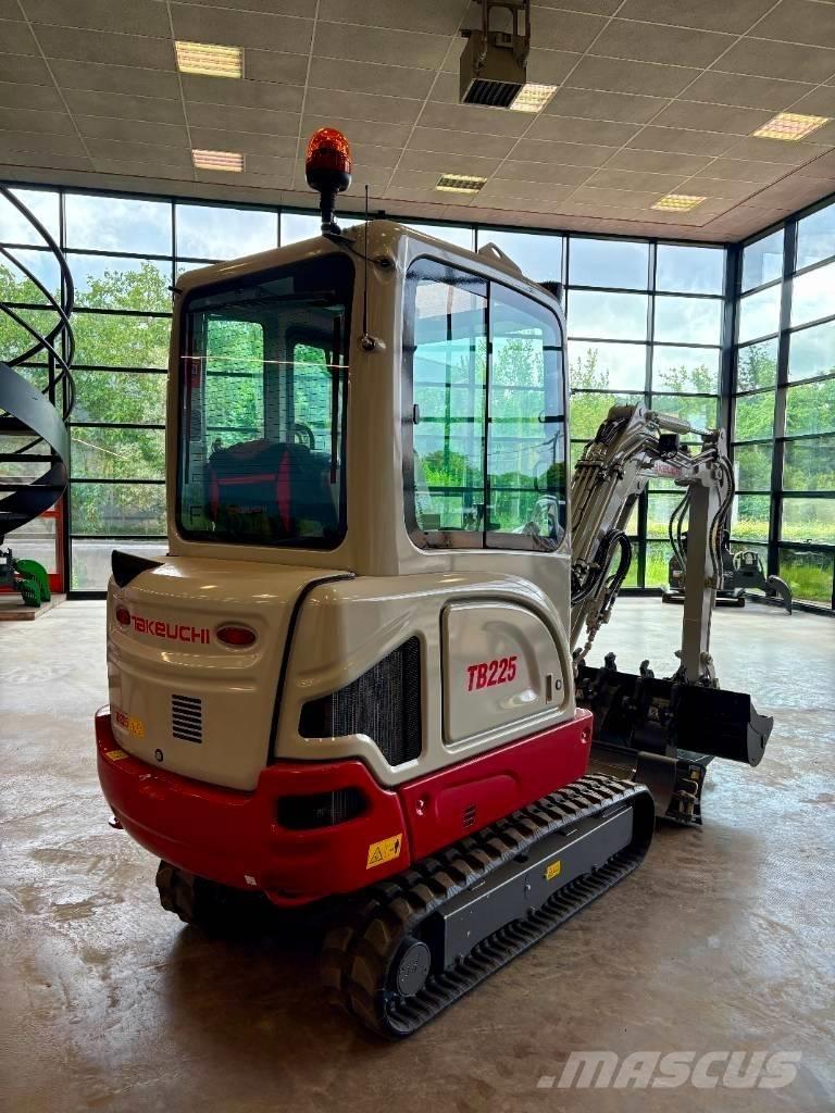 Takeuchi TB 225 Mini excavatoare < 7t