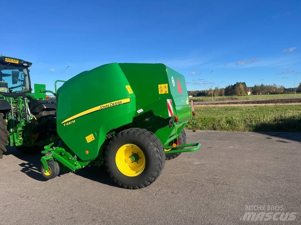 John Deere F441M Masina de balotat cilindric