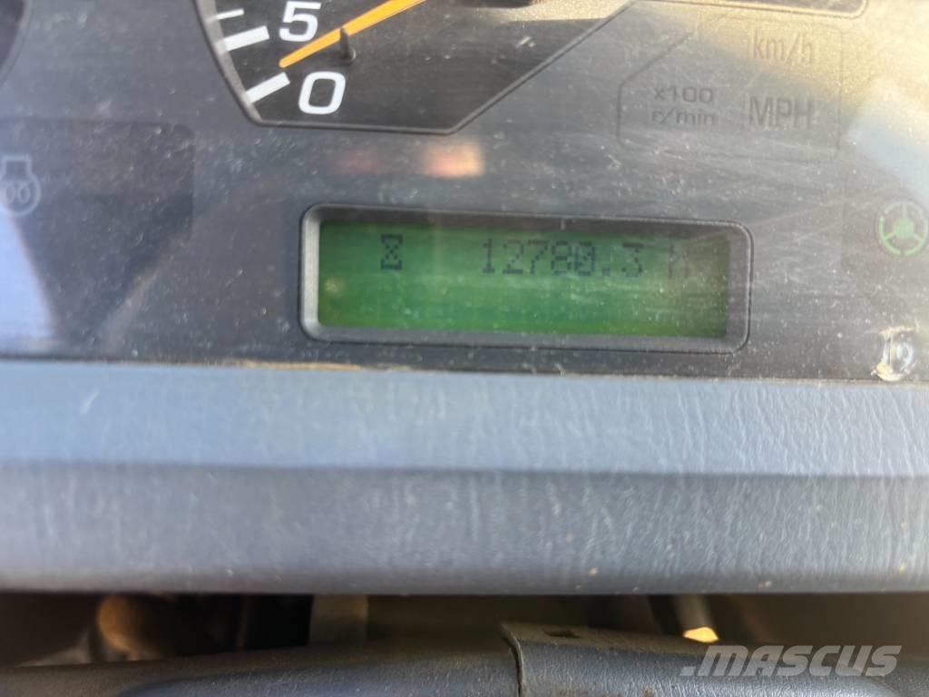 Komatsu WA250-6 Incarcator pe pneuri