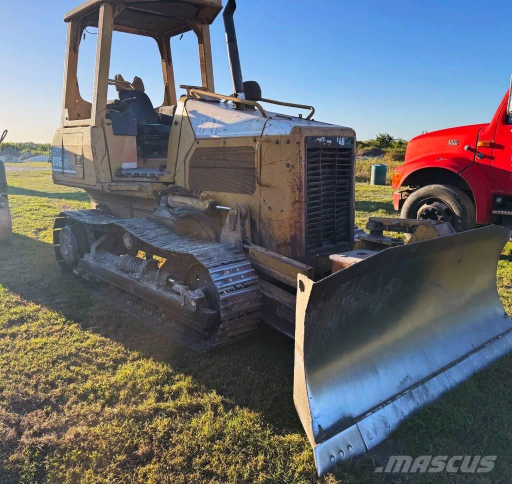 CAT D 3 G Buldozere pe senile