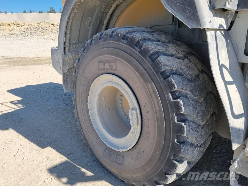 Komatsu WA 470-8 Incarcator pe pneuri
