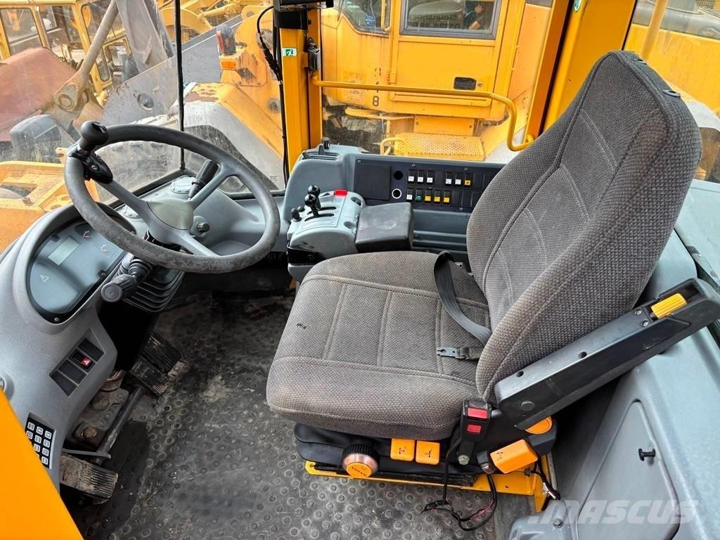 Volvo L 120 E Incarcator pe pneuri