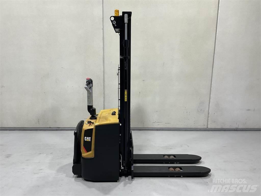 CAT NSP16N2R Transpaleti autopropulsanti