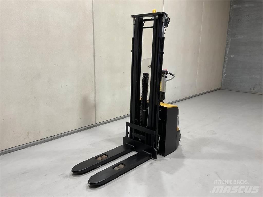 CAT NSP16N2R Transpaleti autopropulsanti