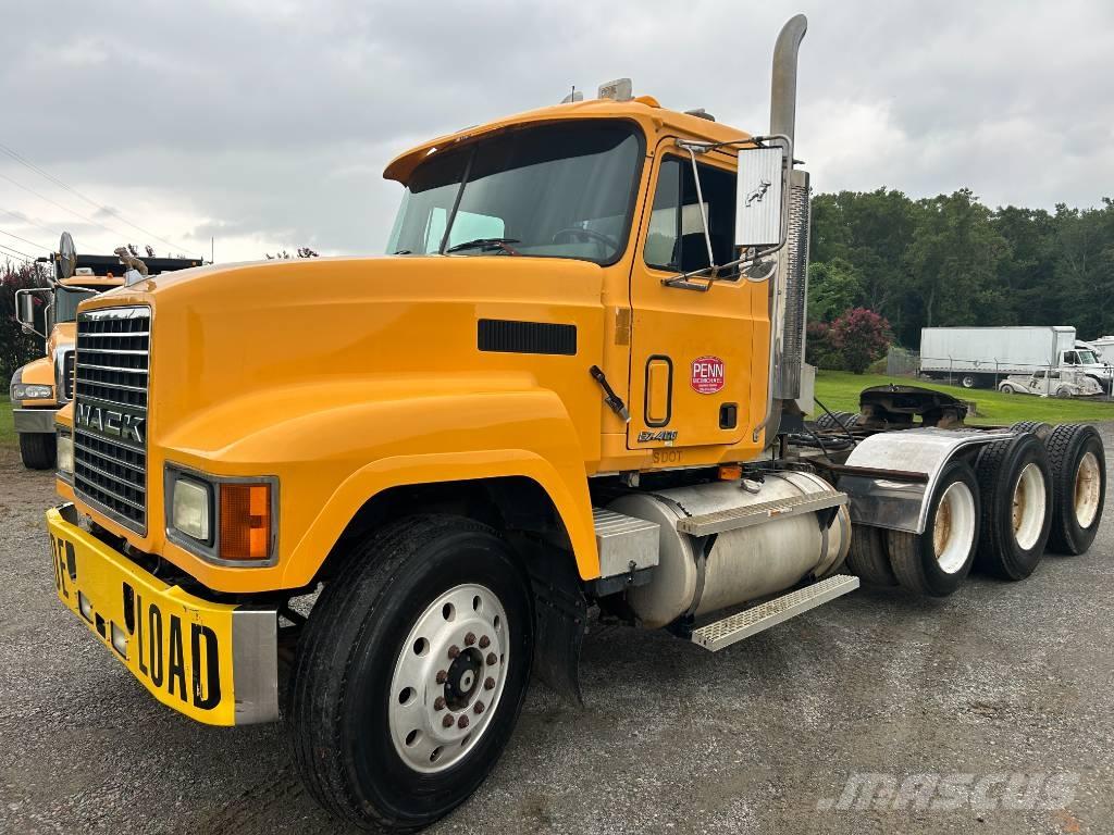 Mack CH 613 Autotractoare