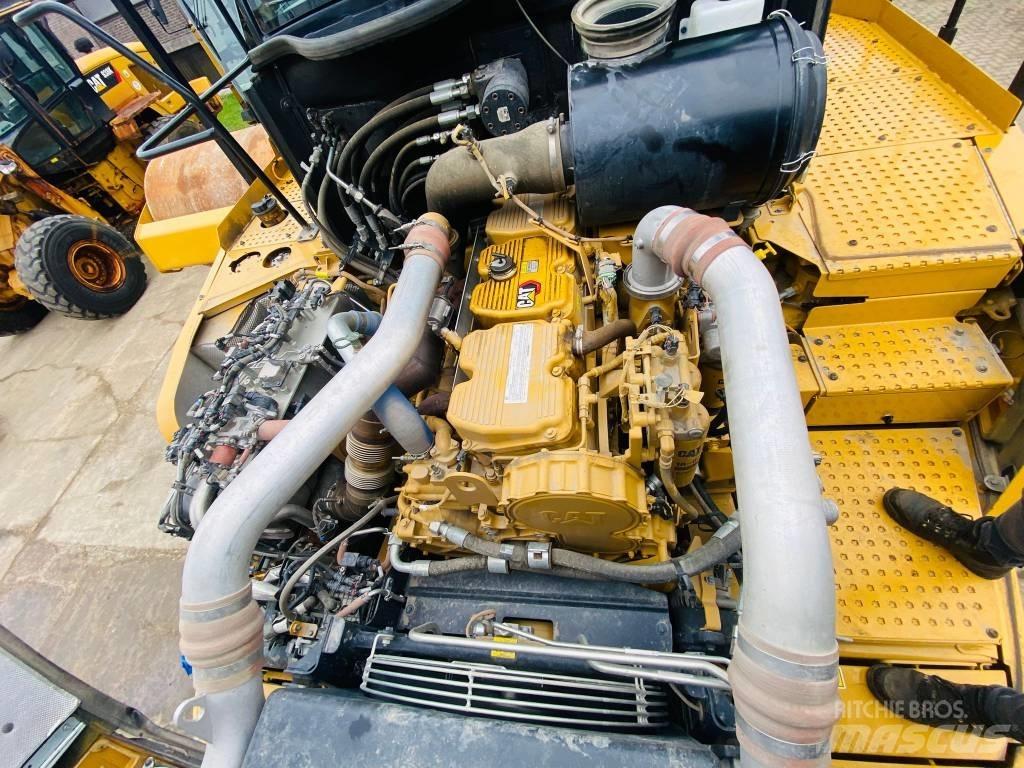 CAT 745 Transportoare articulate
