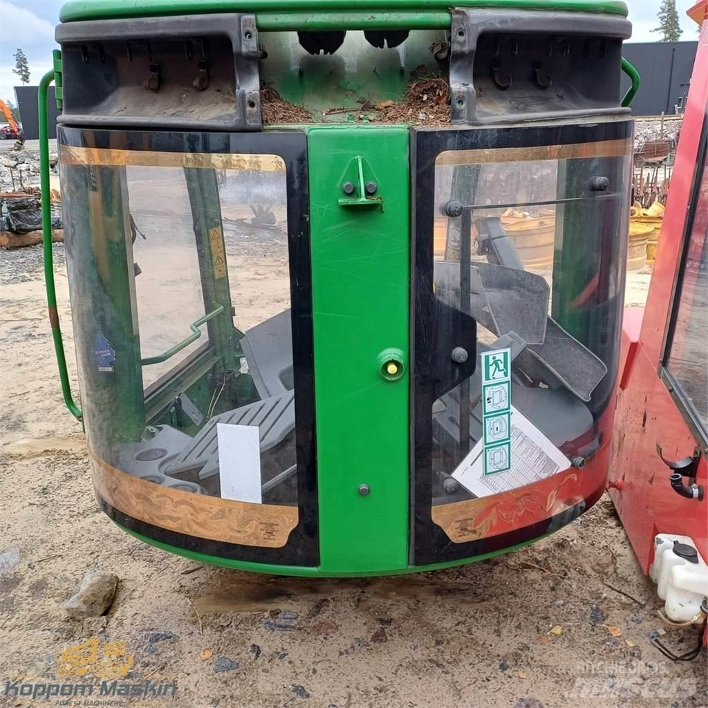 John Deere 1270e Cabine si interior