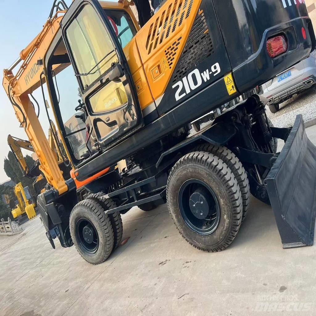 Hyundai R210W-9 Excavatoare cu roti