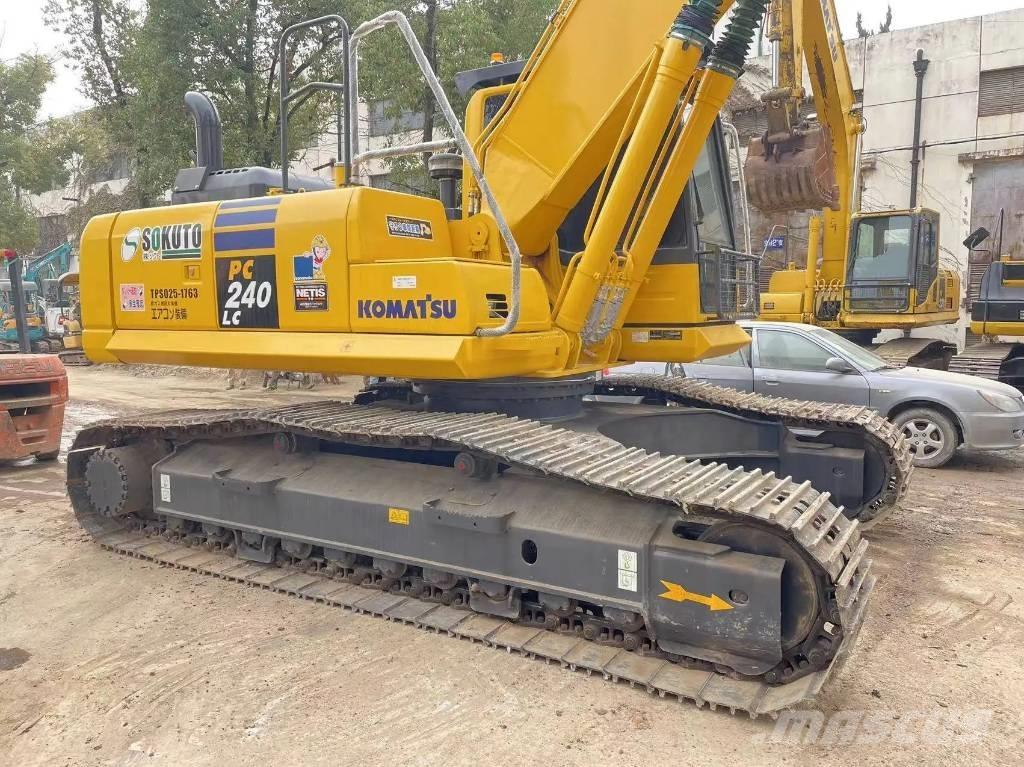Komatsu PC240-8 Excavatoare pe șenile
