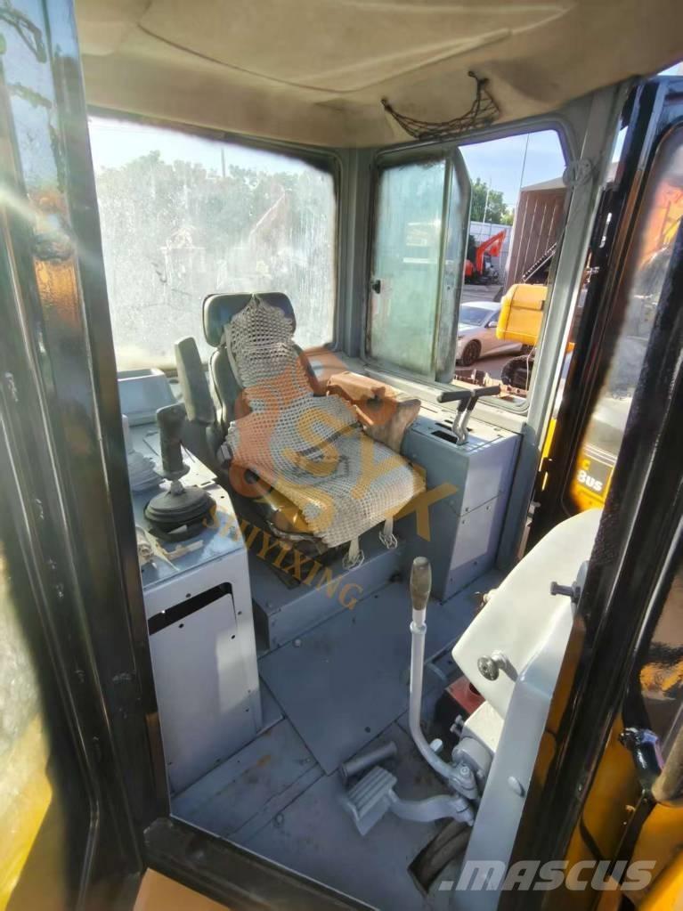 CAT D6G Buldozere pe senile