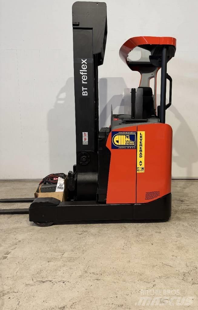 BT truck RRE140H Stivuitor cu catarg retractabil