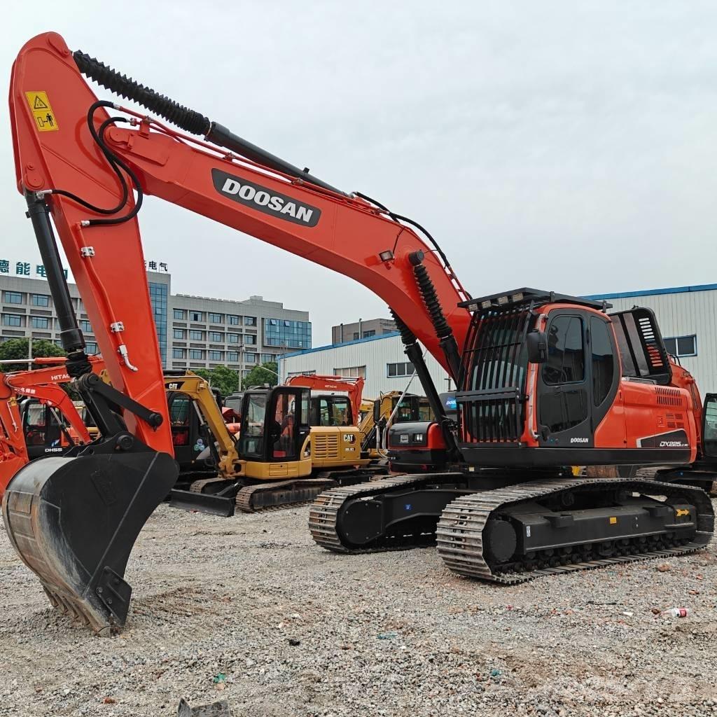 Doosan DX 225 LCA Excavatoare pe șenile
