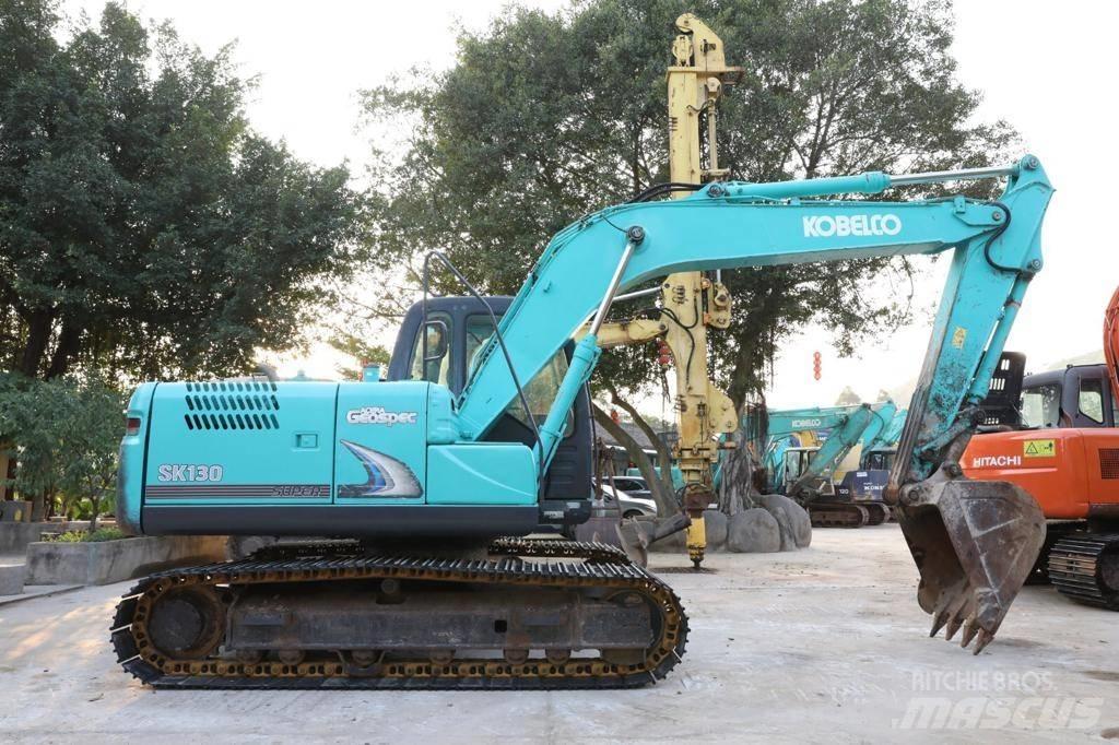 Kobelco SK130 Excavatoare 7t - 12t