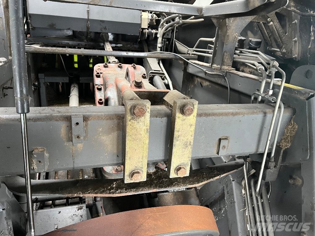 CLAAS Quadrant 3200 Baler dreptunghiular