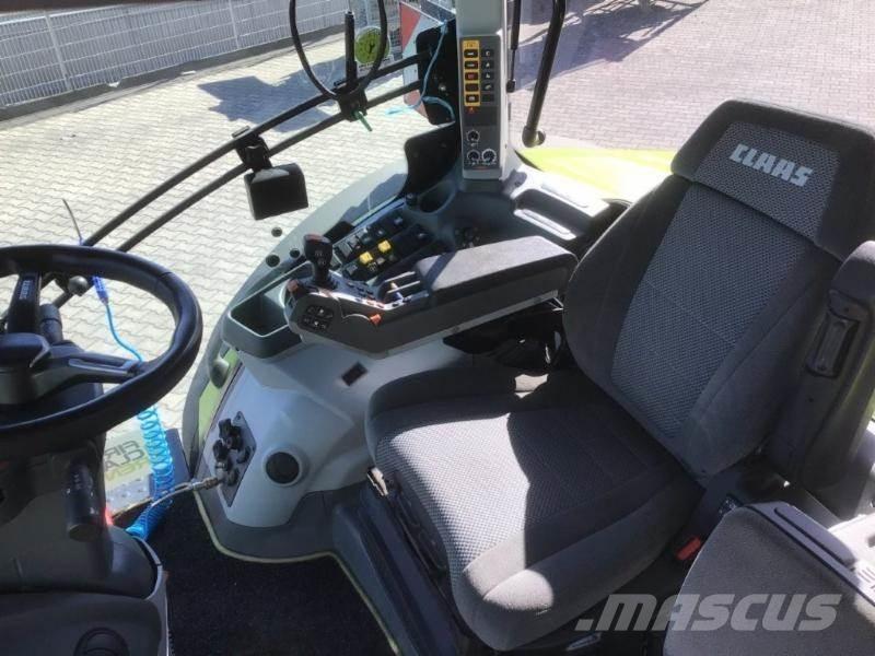CLAAS AXION 850 Tractoare