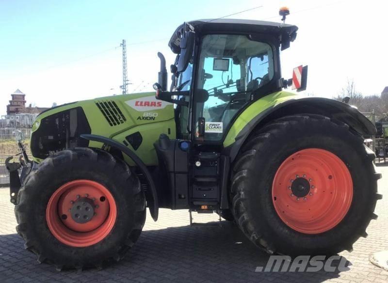 CLAAS AXION 850 Tractoare