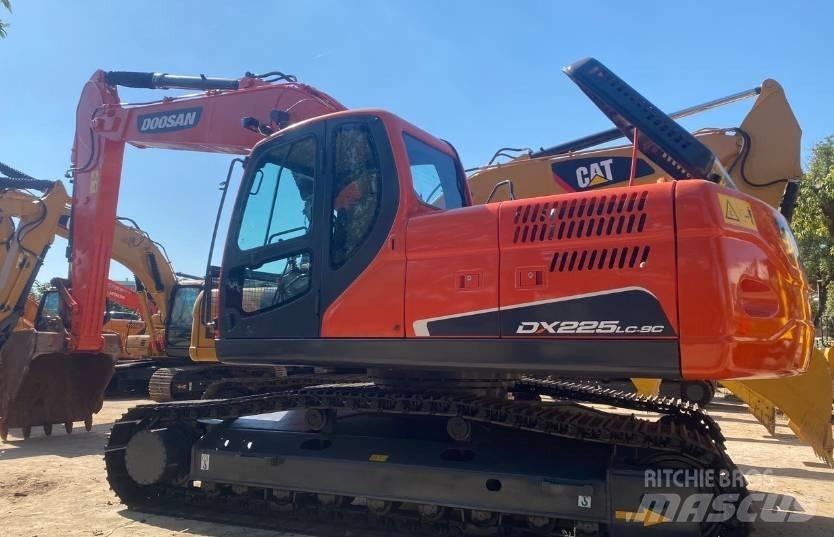 Doosan DX225 Excavatoare pe șenile
