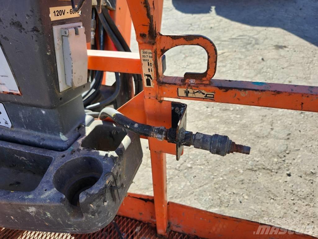 JLG 800 AJ Nacele cu brat articulat