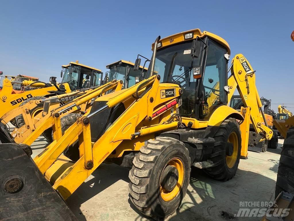 JCB 3 CX Incarcator pe pneuri