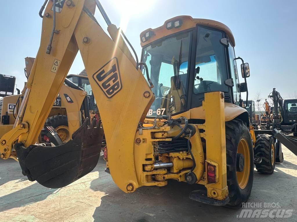 JCB 3 CX Incarcator pe pneuri