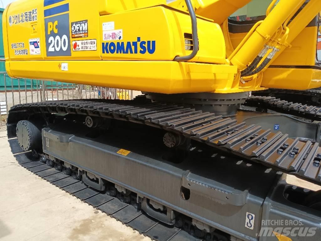 Komatsu PC 200 Excavatoare pe șenile
