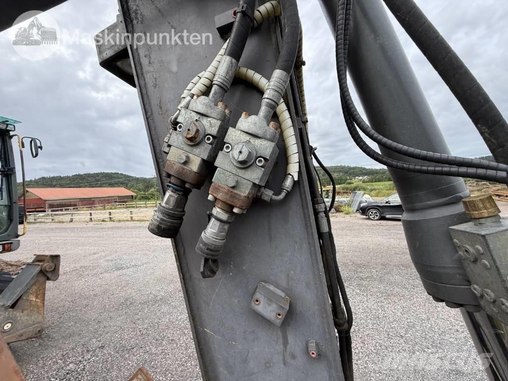 Volvo EW 140 C Excavatoare cu roti