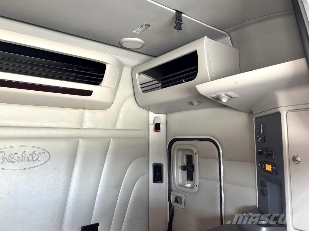 Peterbilt 567 Autotractoare