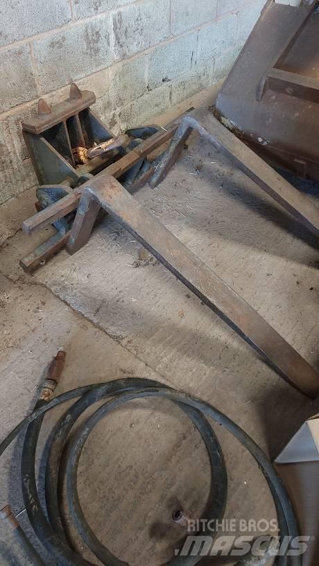 Mecalac 12MSX Excavatoare cu roti
