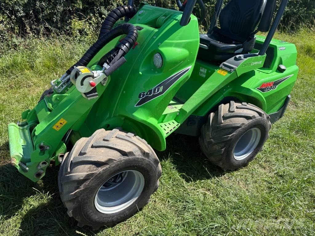 Avant 640 Incarcator pe pneuri