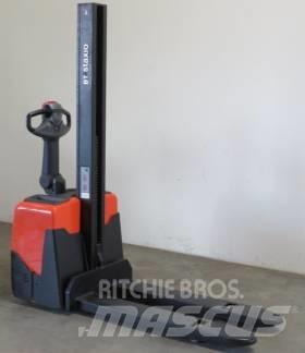 Toyota HWE 100 Transpaleta manuala