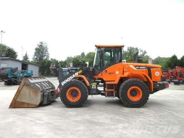 Doosan DL250-5 Incarcator pe pneuri
