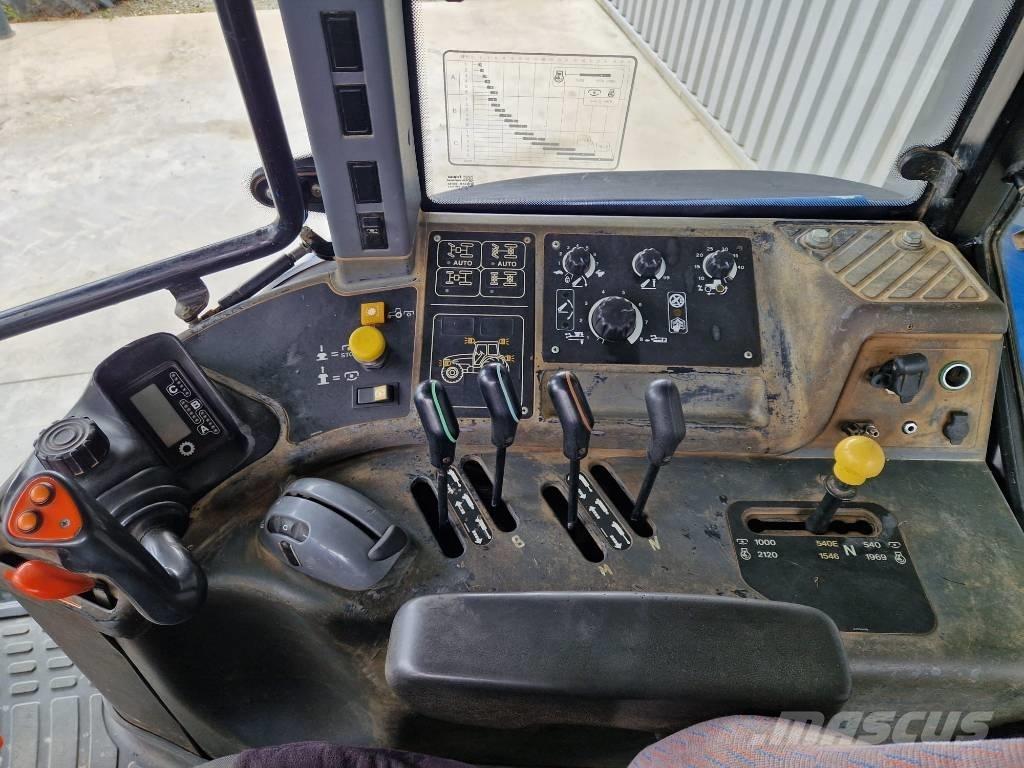 New Holland TM 150 Tractoare